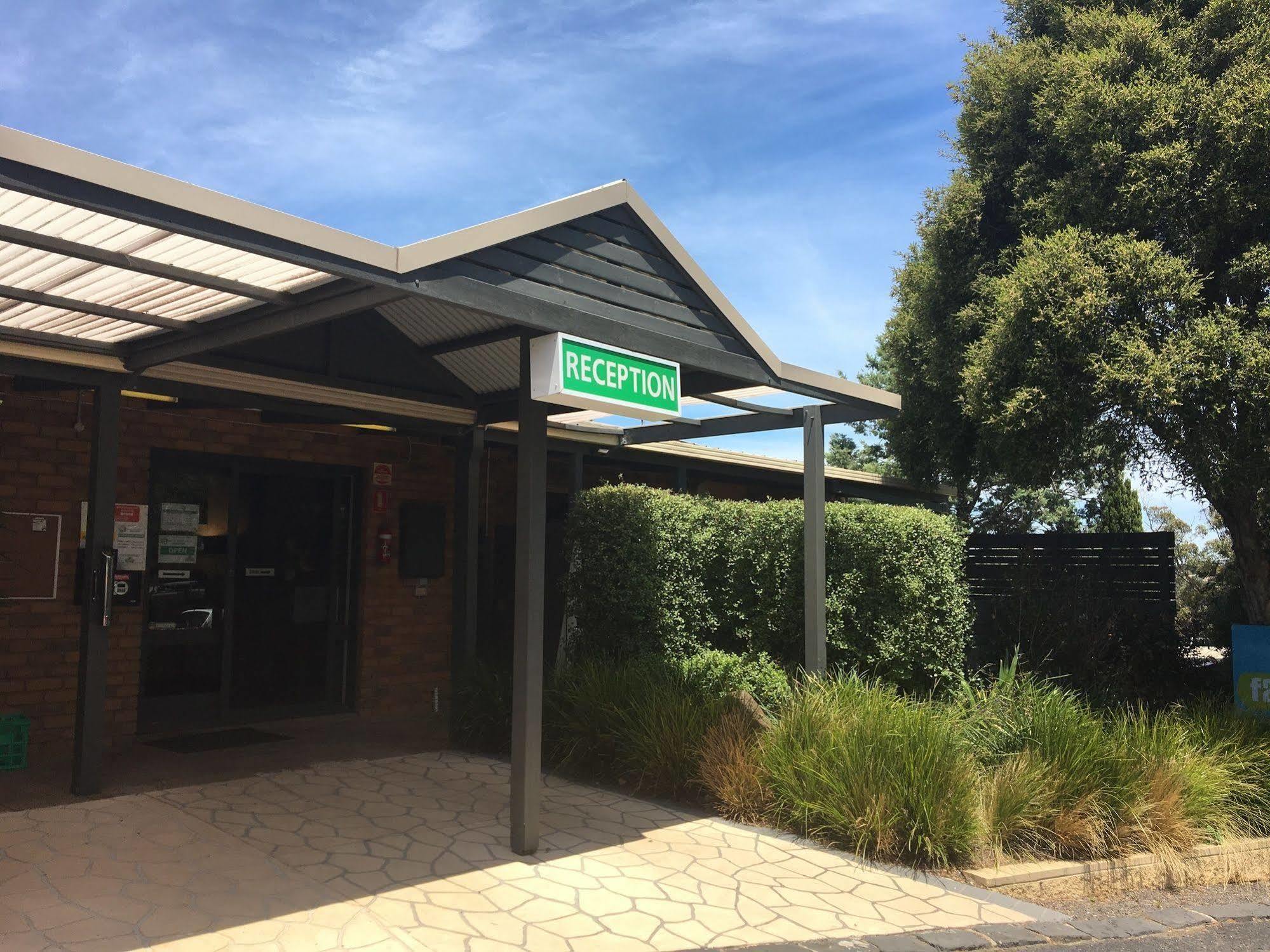 Airport Tourist Village Melbourne Buitenkant foto