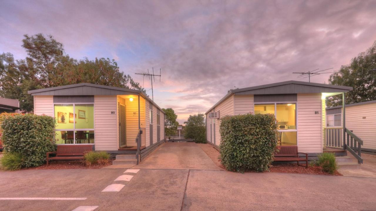 Airport Tourist Village Melbourne Buitenkant foto